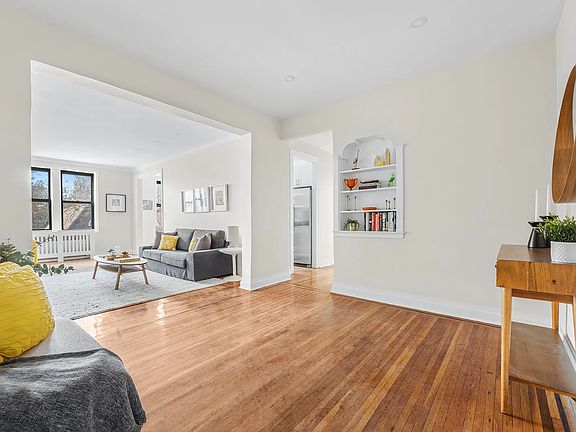 2nd image of 657 E 26th St APT 3R