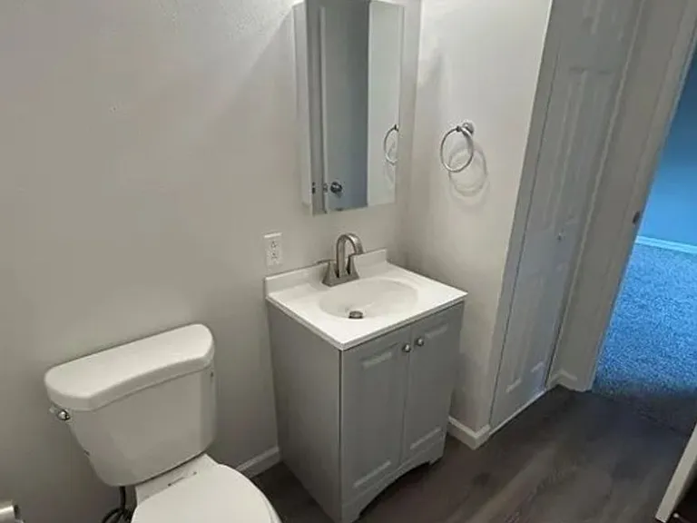 1511 Andrews Dr — Photo 5