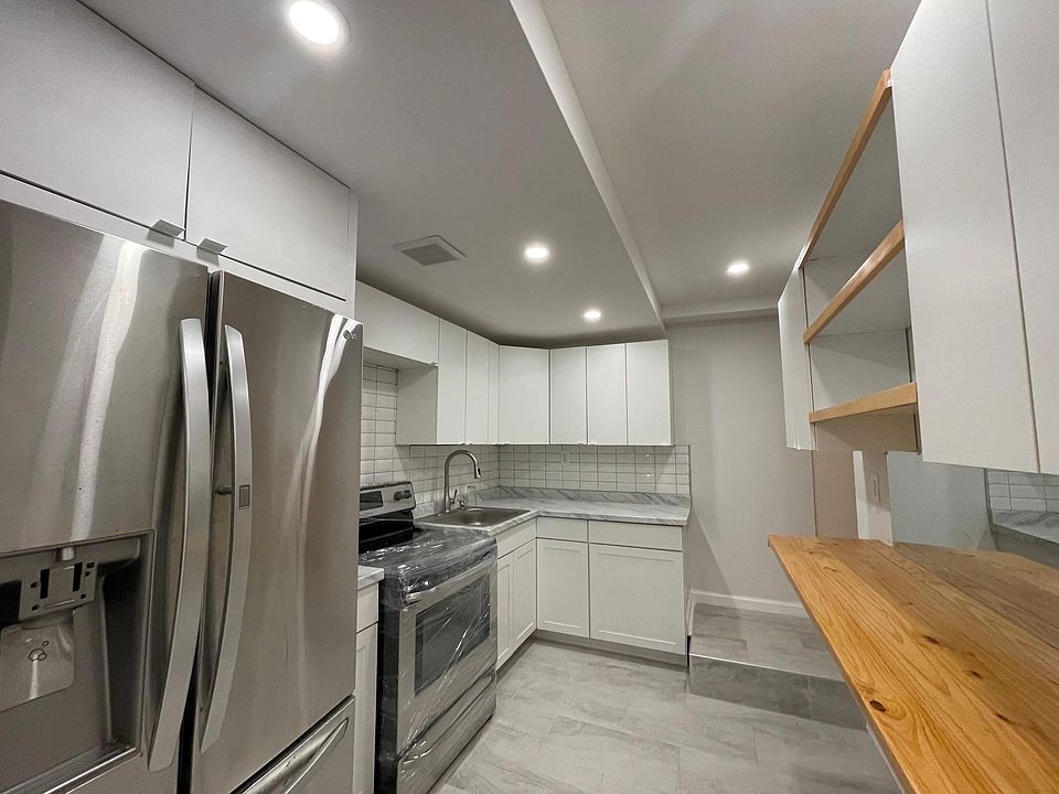 1st image of 31 Lakeland Dr #1