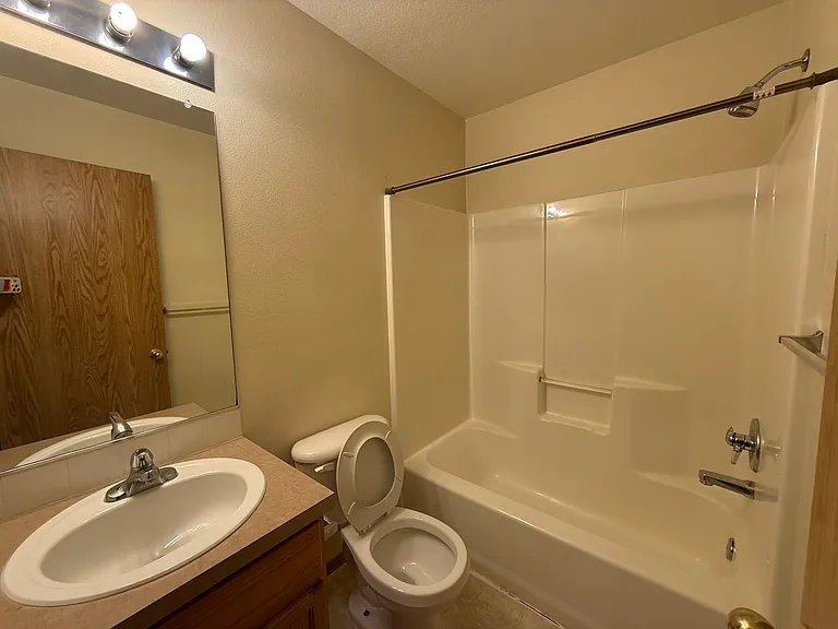 11739 SE Yamhill St — Photo 20