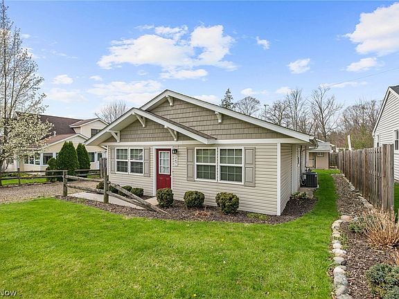 3rd image of 267 Rustic Rook Rd
