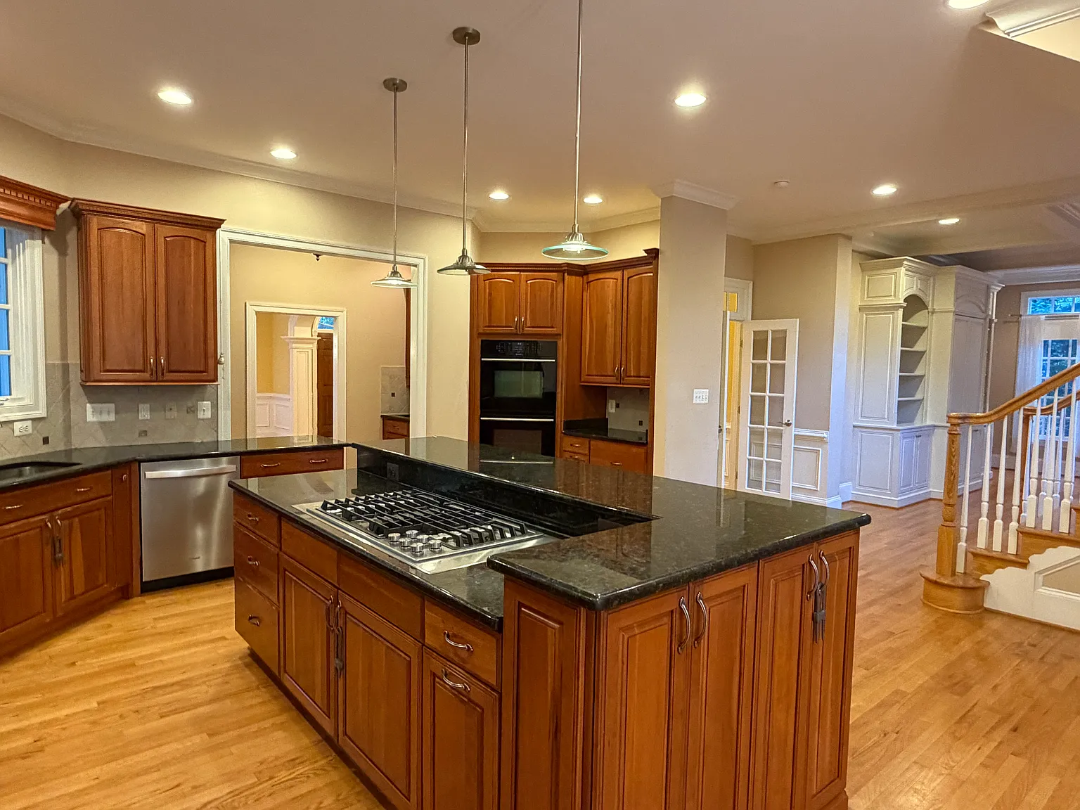 5 bed, 6.5 bath, 7200 sqft, $8,950 — Photo 3