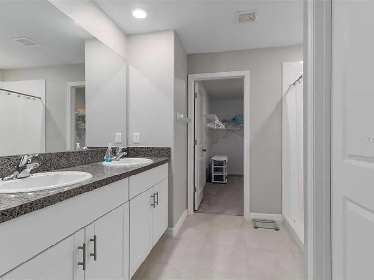 5478 Grays Harbor Ct — Photo 11
