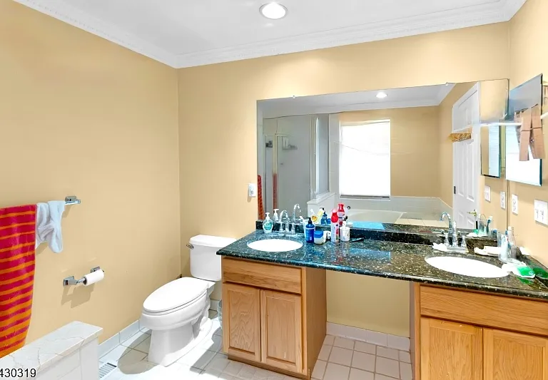 72 Albert Ct — Photo 19