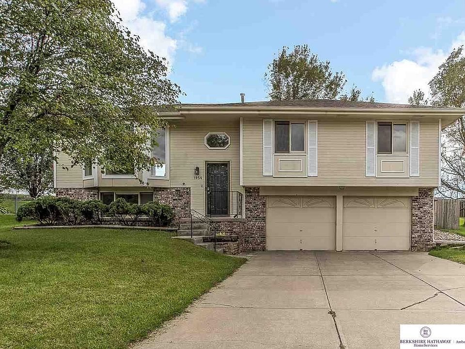 1st image of 1954 Kingston Cir