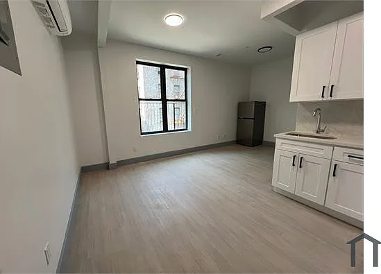 360 E 194th St #3D