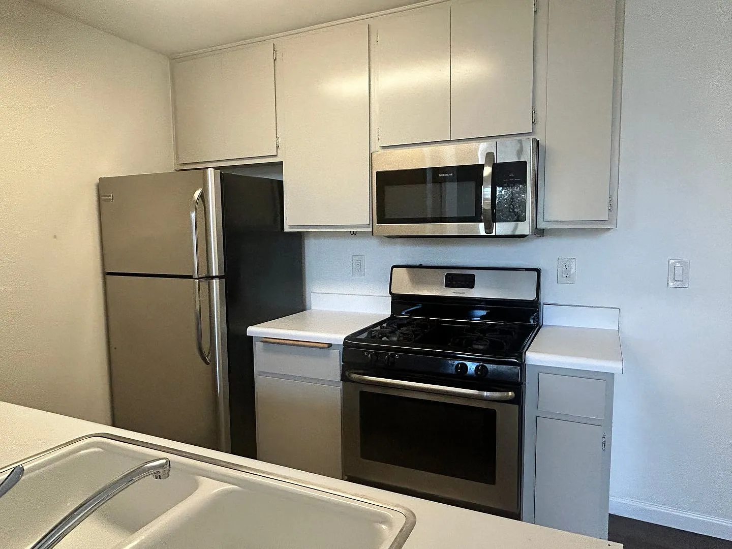 Oakdale Apartments (Village Palm Apartments) — Photo 4