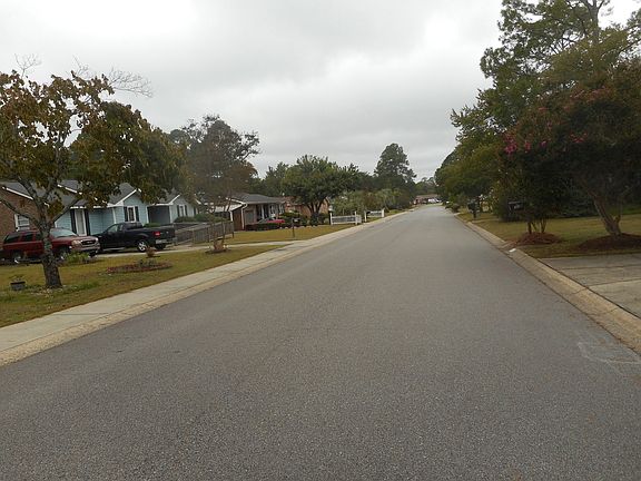 5th image of 517 Arcola Dr