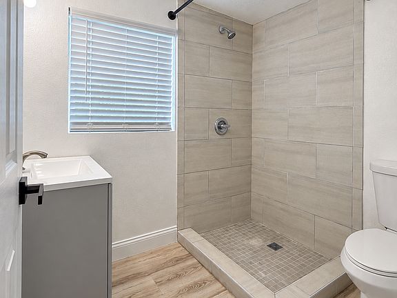 5th image of 1315 4th St APT C