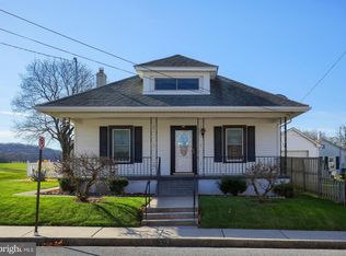 126 Walnut St, Mount Wolf, PA 17347