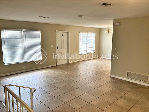 4th image of 180 Elm Ave