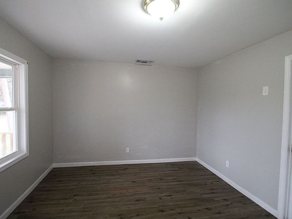 3rd image of 1701 Springdale Rd #C