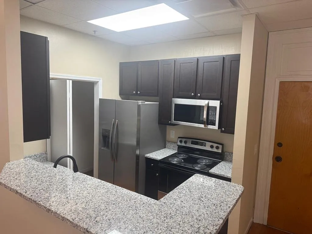 Building Photo - 952 Georgia Ave #16