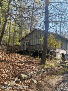 1214 W Sugar Mountain Rd, Bushkill, PA, 18324