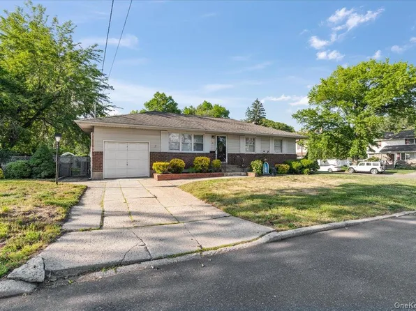 42 Larry Drive, Commack, NY 11725