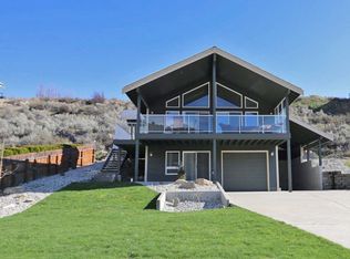 460 W Beach Dr, Orondo, WA 98843