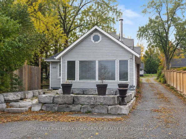 255 Lake Dr N, Georgina, ON L4P 3C8