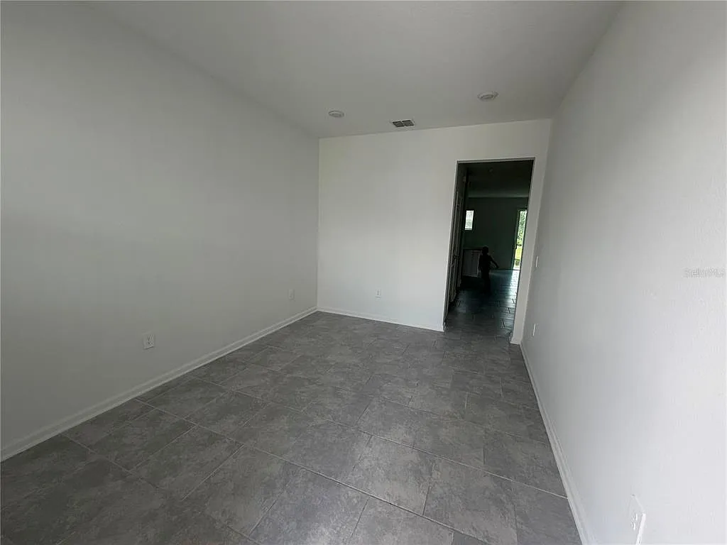 3 bed, 2.5 bath, 1793 sqft, $2,300 — Photo 2