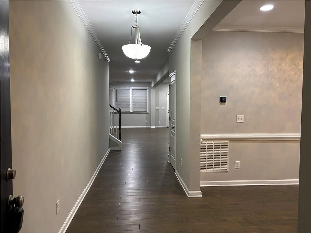 5 bed, 4.0 bath, 3278 sqft, $3,200 — Photo 3