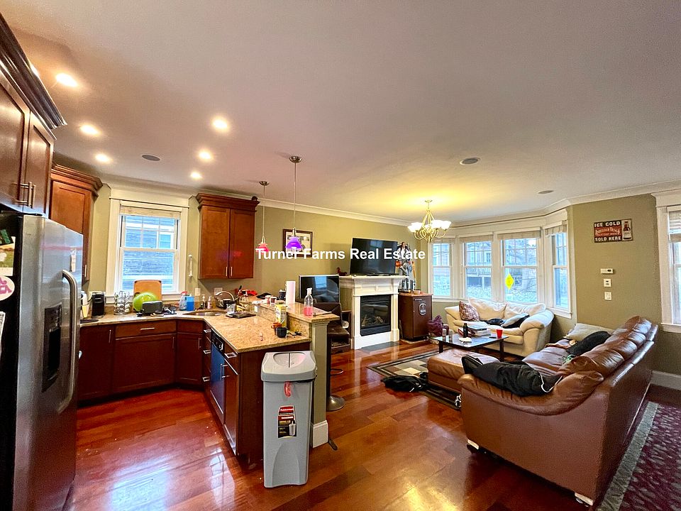 1st image of 15 Elder St #15