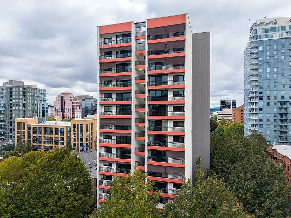 Rose Schnitzer Tower Apartments