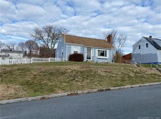 49 Sander St, New London, CT 06320