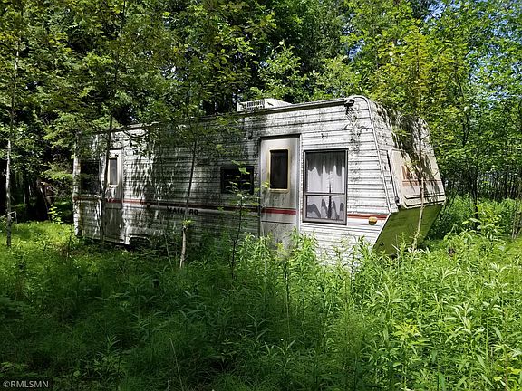 2nd image of 8225 W Buckhorn Trl NE