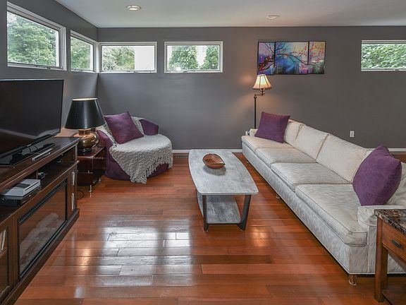 4th image of 24080 Fairmount Blvd