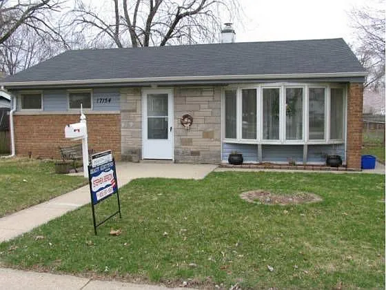 17154 Chicago Ave photo 1