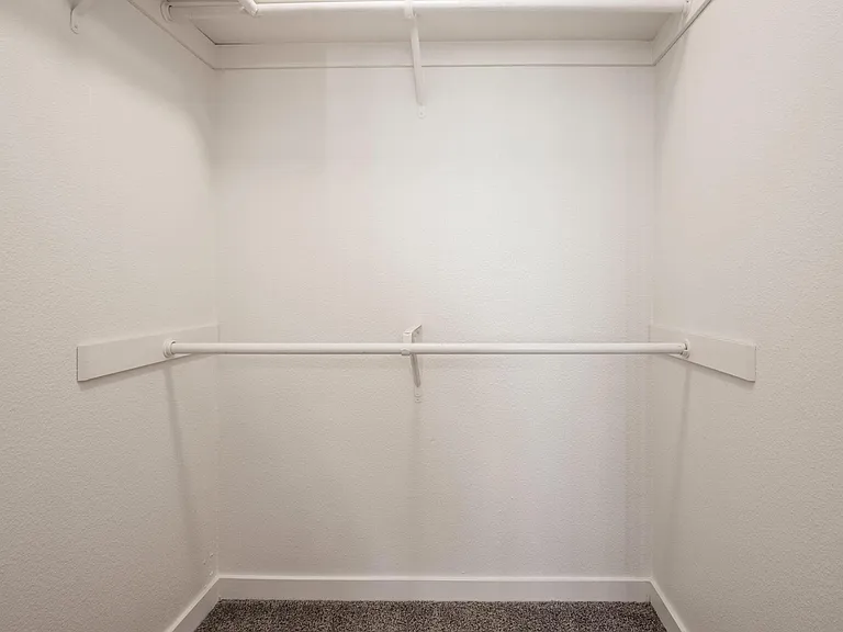 Sierra Hills Apts — Photo 16