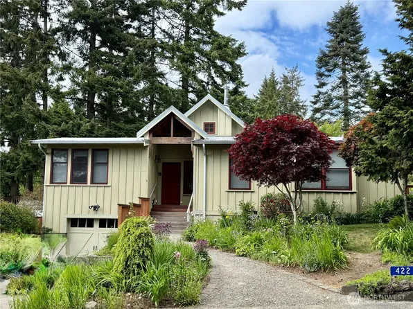 422 Wallace Way NW, Bainbridge Island, WA 98110