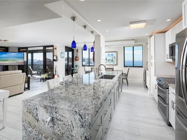 11 Bluebill AVE #1001, NAPLES, FL 34108