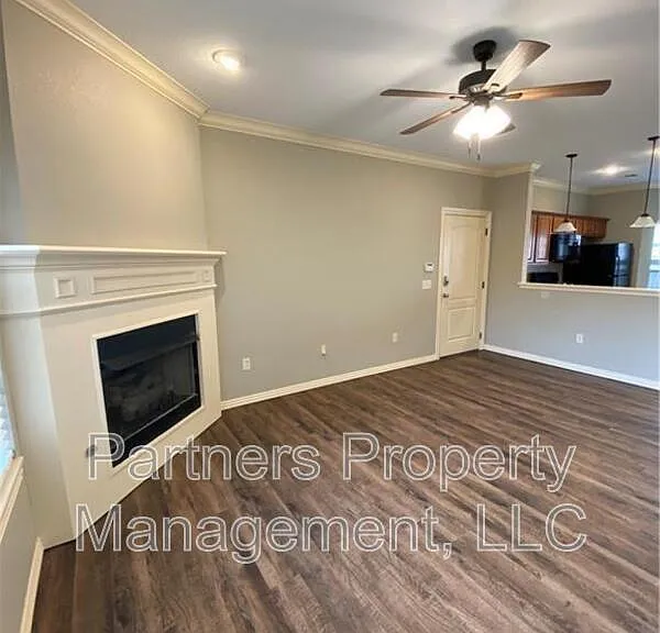 2673 N Miranda Ave #4 — Photo 2