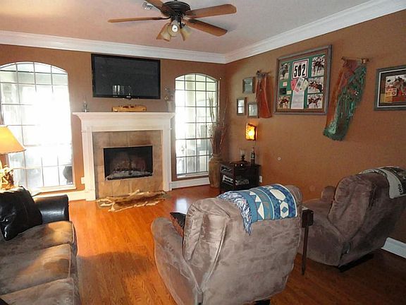3rd image of 1523 Robin Ave
