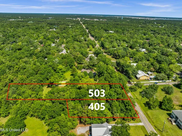 405 Nicholson Ave, Waveland, MS 39576