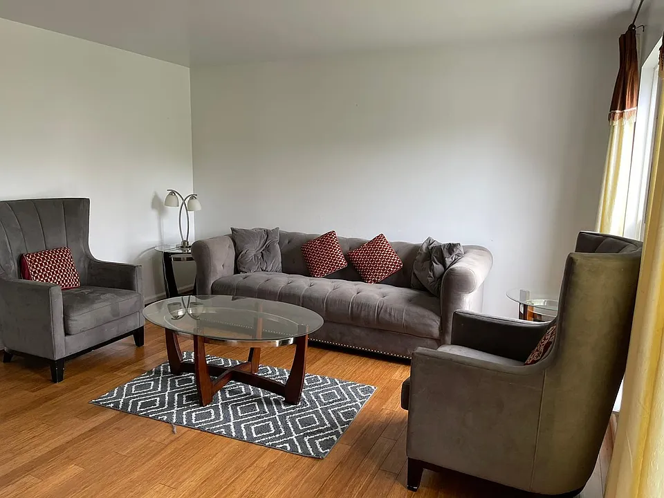 152 McCormick Blvd