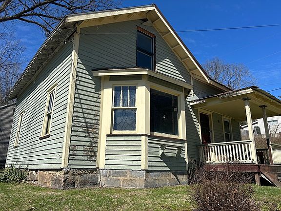 2nd image of 809 N 1st St