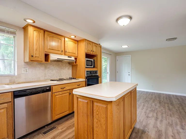 1210 Rona Parkway Dr — Photo 15