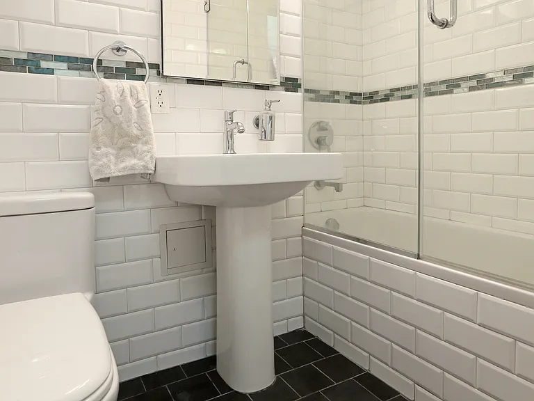 230 Riverside Dr #7J — Photo 4