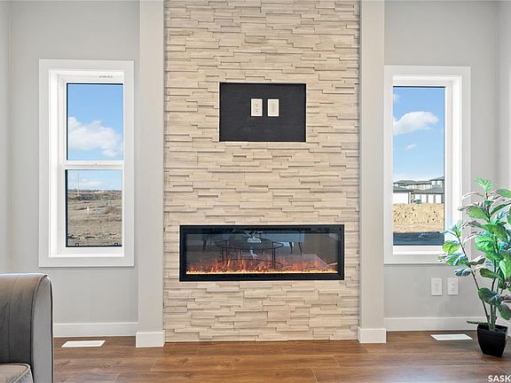 4th image of 10 Vancouver CRESCENT