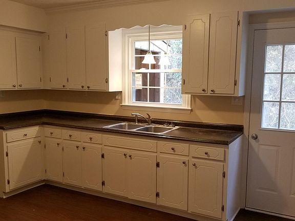 3rd image of 510 Lusardi Dr APT D3