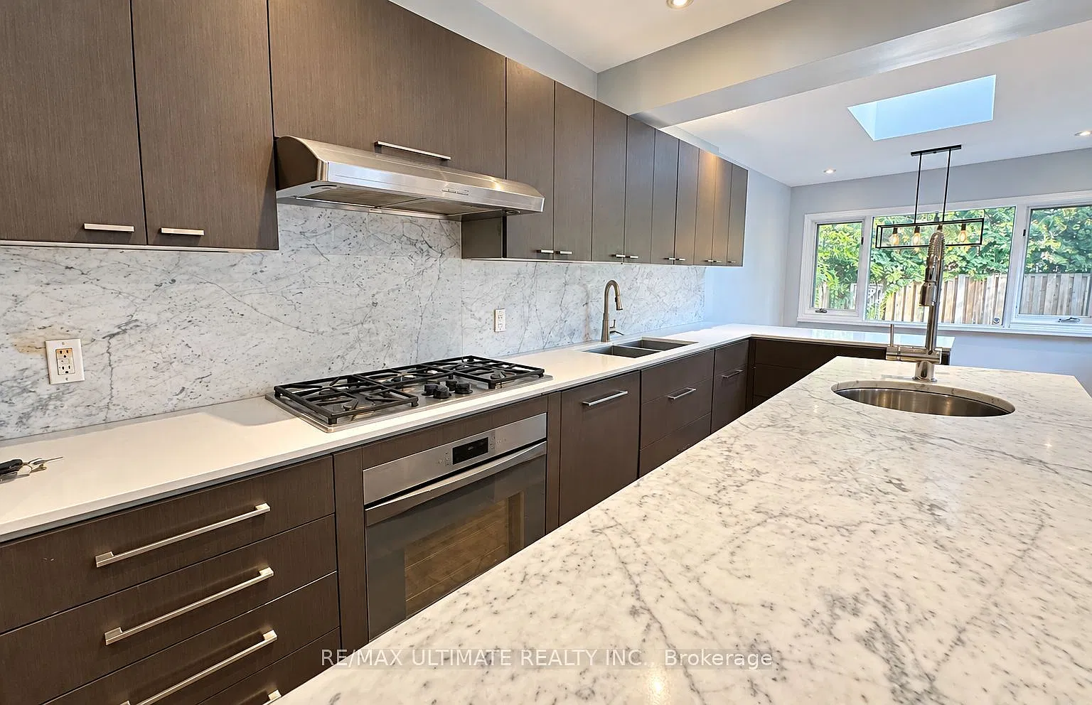 4 bed, $7,995 — Photo 4