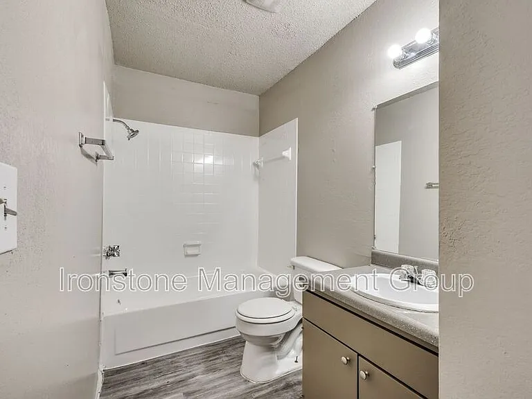 4659 S Darlington Ave #2-M — Photo 8