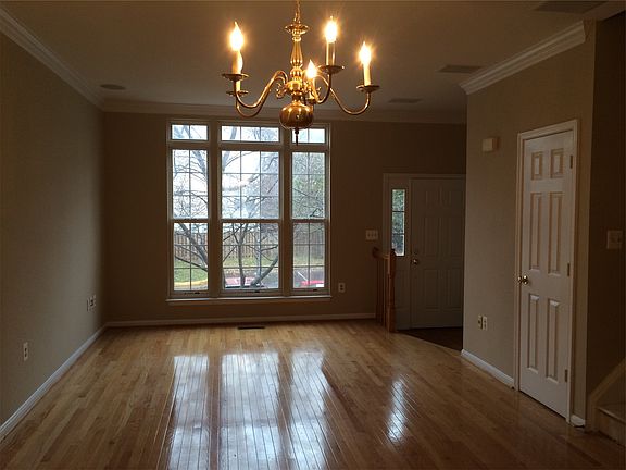 5th image of 5919 Raina Dr