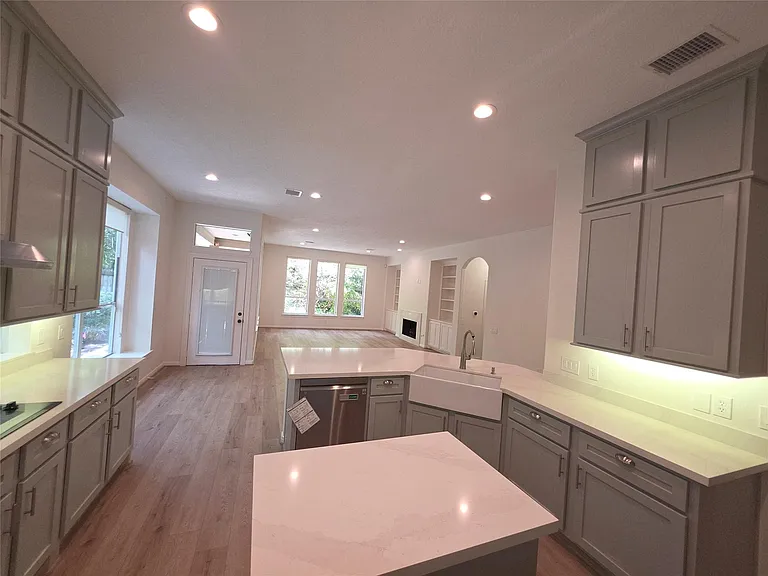 6 Cheshire Glen Ct — Photo 5