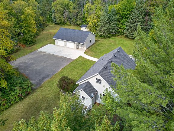3rd image of 1029 Golf Course Rd