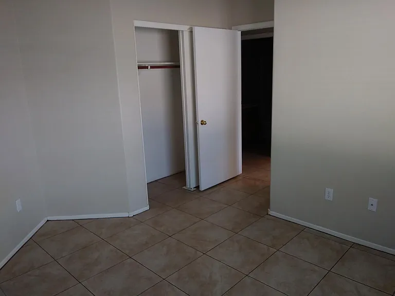 4740 Mountain Snow St — Photo 3
