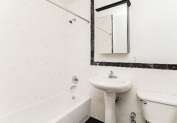 4th image of 1030 Jackson Ave APT 3C
