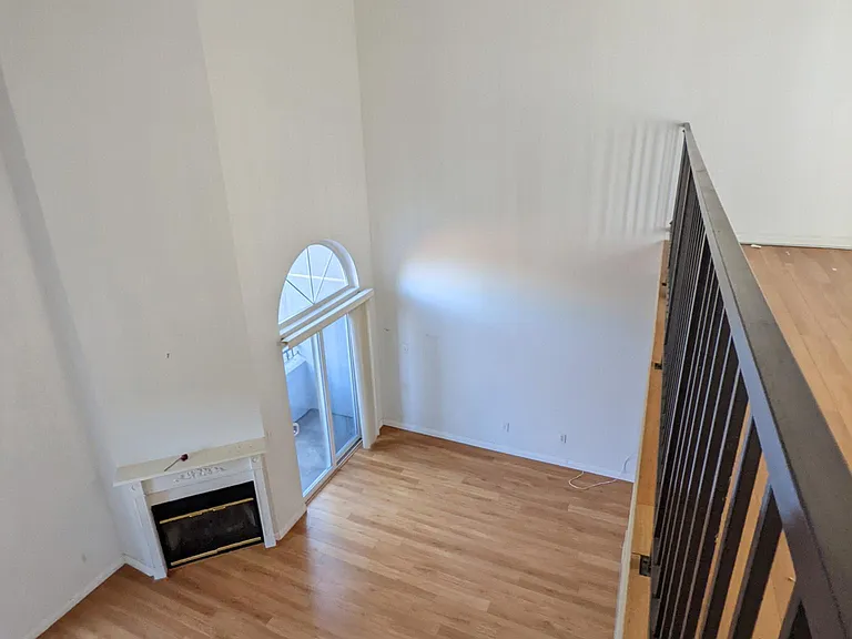 811 N Hayworth Ave #203 — Photo 1