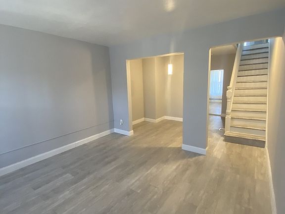 2nd image of 424 Ilchester Ave